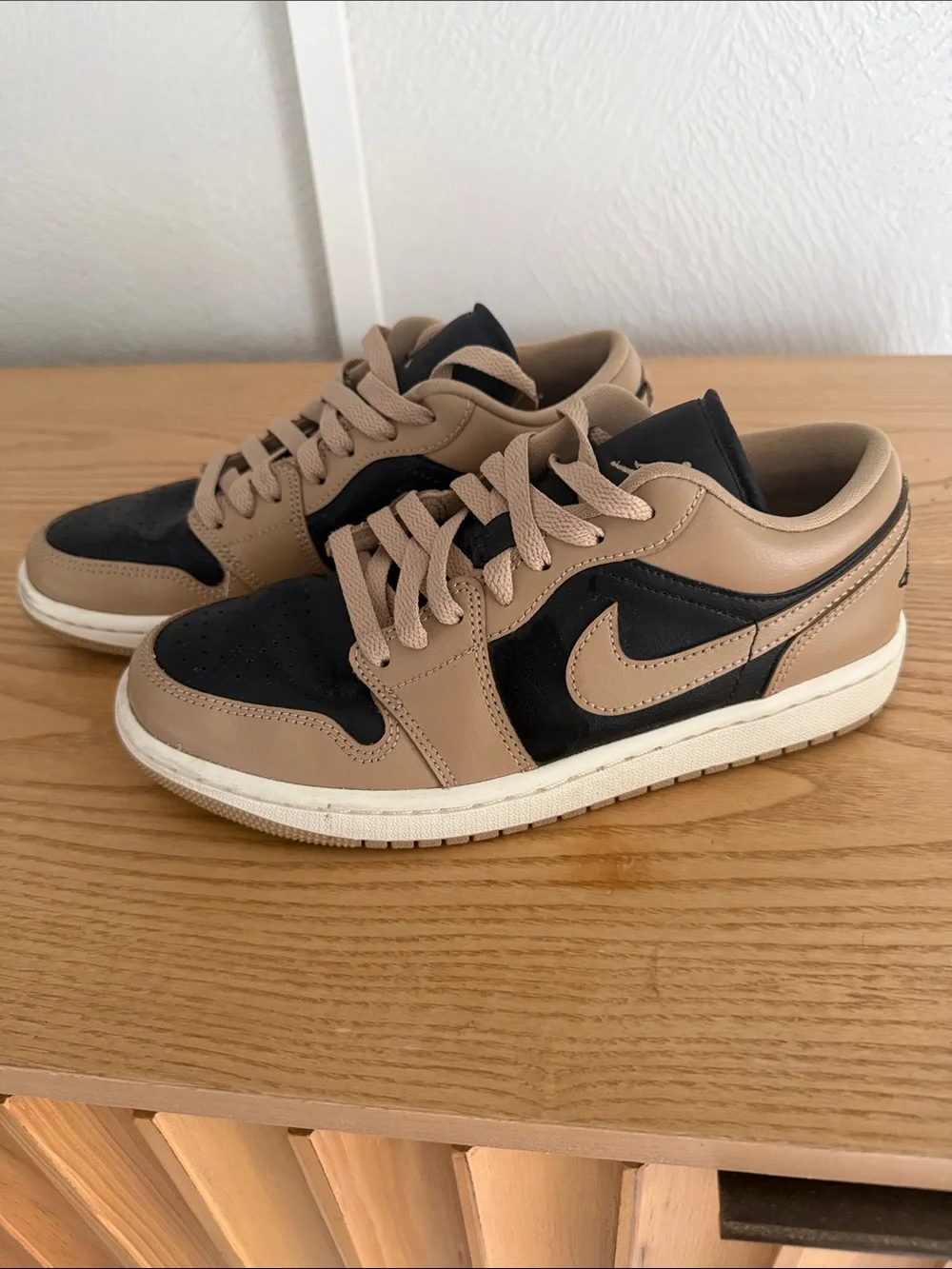 Nike Low-Top Sneakers in Taupe and Black